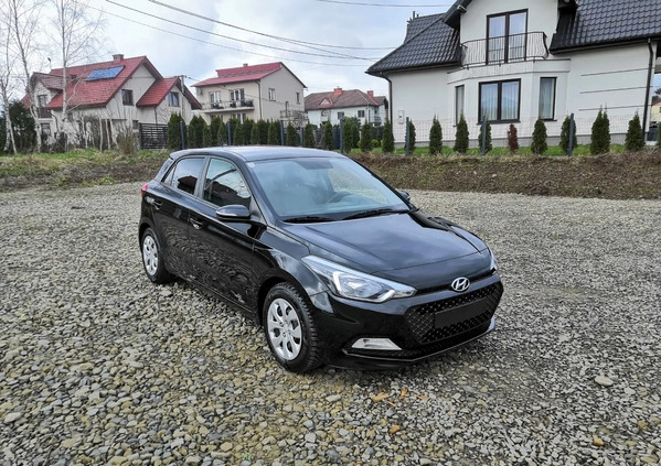 Hyundai i20 cena 25900 przebieg: 179000, rok produkcji 2015 z Skarszewy małe 781